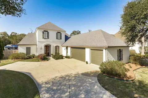 9242 Homestead Dr, Baton Rouge, LA 70817