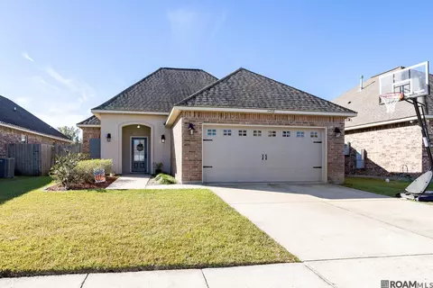 4453 Olivia Dr, Addis, LA 70710