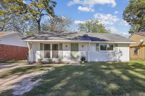 11661 Baylor Dr, Baton Rouge, LA 70816