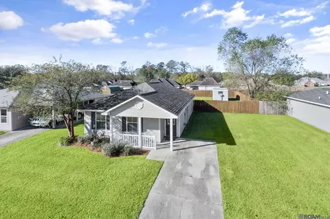23547 Country Manor Ave, Denham Springs, LA 70726
