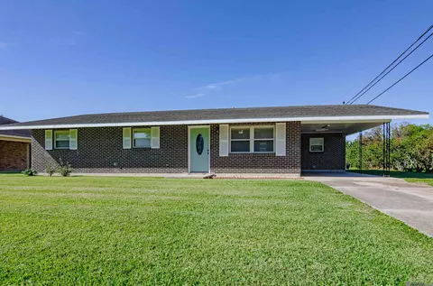 57764 Erwin Dr, Plaquemine, LA 70764