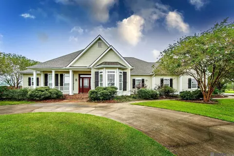 175 Breaux St, Raceland, LA 70394
