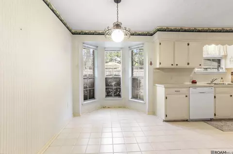 Dining - 3420 Sandy Dr, Baker, LA 70714 photo 1 of 1