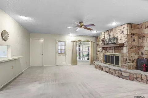 Living - 3420 Sandy Dr, Baker, LA 70714 photo 1 of 1
