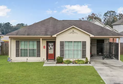 32449 Lake Pointe Blvd, Denham Springs, LA 70726