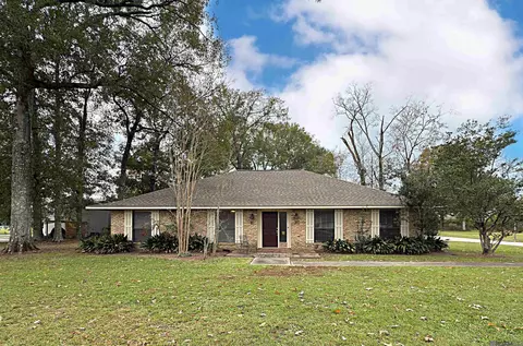 9608 Fairway Dr, Denham Springs, LA 70726