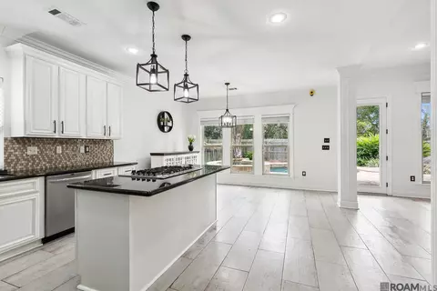 Kitchen - 307 Lac Cypreiere Dr, Luling, LA 70070 photo 4 of 4