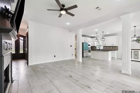 Living - 307 Lac Cypreiere Dr, Luling, LA 70070 photo 2 of 2