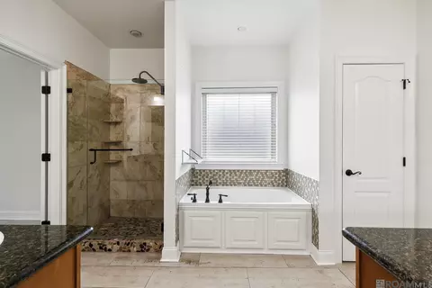 Bath - 307 Lac Cypreiere Dr, Luling, LA 70070 photo 2 of 3