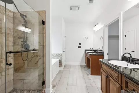 Bath - 307 Lac Cypreiere Dr, Luling, LA 70070 photo 1 of 3
