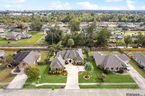 307 Lac Cypreiere Dr, Luling, LA 70070