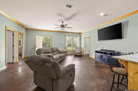 14014 Denham Rd, Pride, LA 70770 photo 3