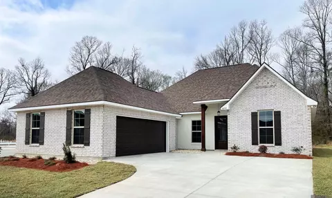 18751 Corlis Green Dr, Zachary, LA 70791