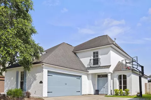 36287 E Pine Grove Ct, Prairieville, LA 70769