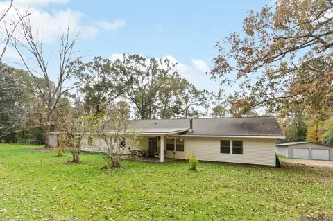 8377 E Muscadine Ln, Saint Francisville, LA 70775
