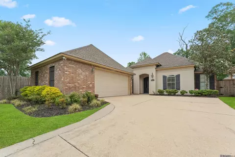 2203 St Regis Dr, Baton Rouge, LA 70816