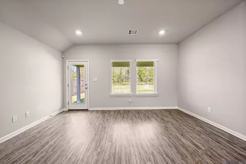 Living - 13155 Hanks Way, Walker, LA 70785 photo 1 of 2