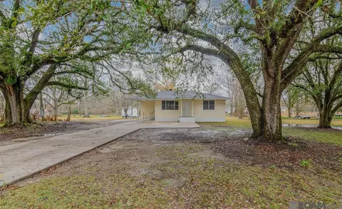42146 Church Point Rd, Gonzales, LA 70737