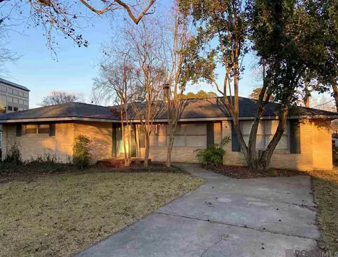 4511 Essen Heights Ct, Baton Rouge, LA 70809
