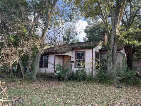 2736 Adams, Baton Rouge, LA 70802