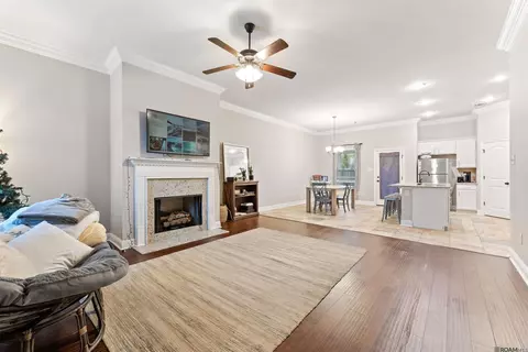 274 Lake Breeze Dr, Baton Rouge, LA 70820