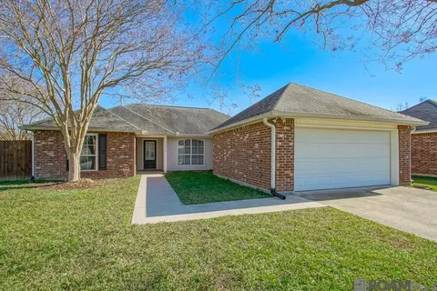 23458 Springhill Dr, Denham Springs, LA 70726