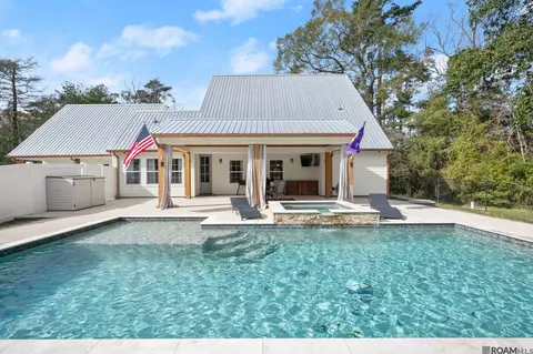Exterior - 16198 Blackstone Dr, Pride, LA 70770 photo 7 of 14