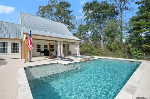 Exterior - 16198 Blackstone Dr, Pride, LA 70770 photo 9 of 14