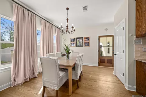 Dining - 16198 Blackstone Dr, Pride, LA 70770 photo 2 of 2