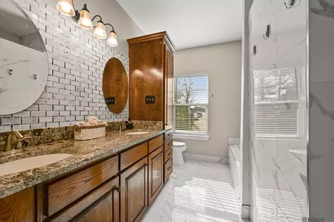 Bath - 16198 Blackstone Dr, Pride, LA 70770 photo 1 of 3