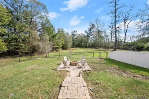 Exterior - 16198 Blackstone Dr, Pride, LA 70770 photo 12 of 14