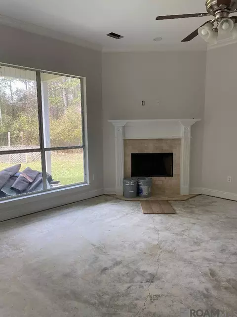 Living - 75455 Trinchard Rd, Covington, LA 70435 photo 1 of 2