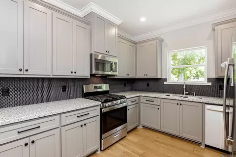 Kitchen - 907 Sinbad St, Baker, LA 70714 photo 1 of 4