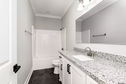 Bath - 907 Sinbad St, Baker, LA 70714 photo 5 of 5