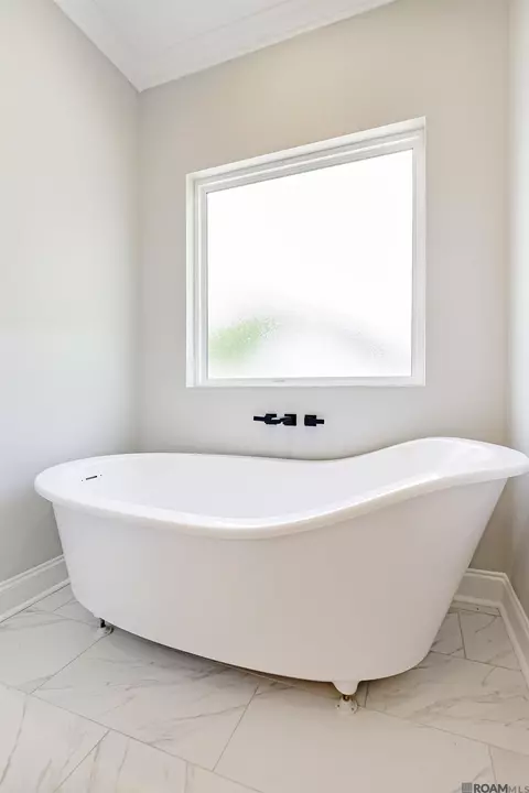Bath - 907 Sinbad St, Baker, LA 70714 photo 3 of 5