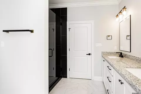 Bath - 907 Sinbad St, Baker, LA 70714 photo 4 of 5