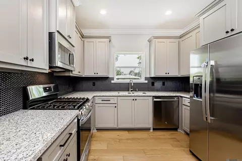 Kitchen - 907 Sinbad St, Baker, LA 70714 photo 2 of 4