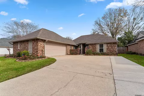 4013 Meadow Ridge Dr, Baton Rouge, LA 70817