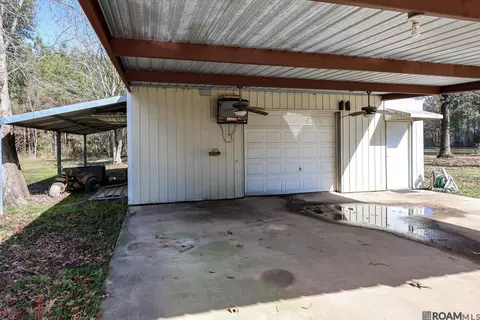 Exterior - 17267 Lavell Rd, Pride, LA 70770 photo 6 of 8