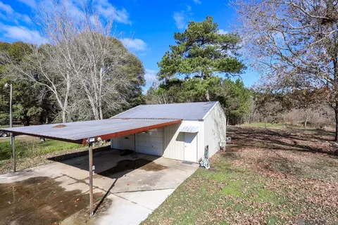 Exterior - 17267 Lavell Rd, Pride, LA 70770 photo 5 of 8