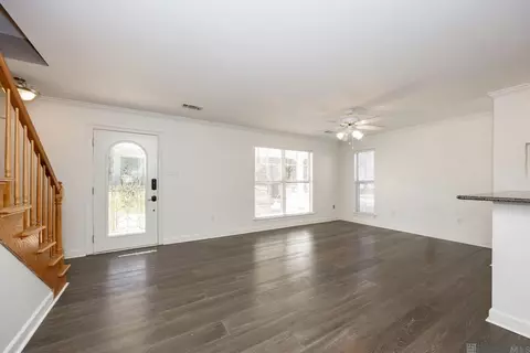 Living - 17267 Lavell Rd, Pride, LA 70770 photo 4 of 5