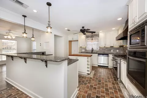 Kitchen - 17267 Lavell Rd, Pride, LA 70770 photo 1 of 3