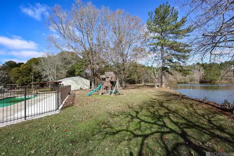 Exterior - 17267 Lavell Rd, Pride, LA 70770 photo 3 of 8