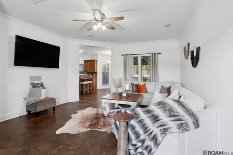 Living - 12743 Roe Dr, Walker, LA 70785 photo 2 of 2
