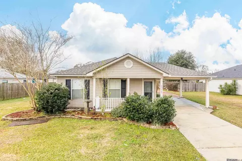 23505 Country Manor Ave, Denham Springs, LA 70726