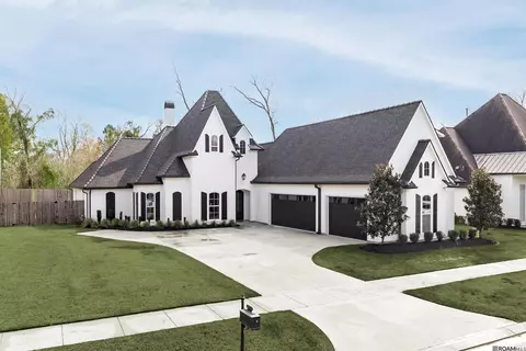 18219 Woodland Cove Dr, Baton Rouge, LA 70817