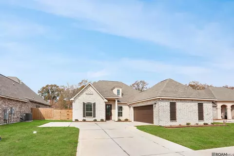 7151 Panama Canal Dr, Gonzales, LA 70737
