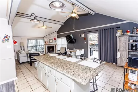 Kitchen - 32786 Cypress Dr, Springfield, LA 70462 photo 3 of 3