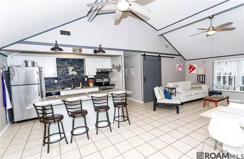 Kitchen - 32786 Cypress Dr, Springfield, LA 70462 photo 1 of 3