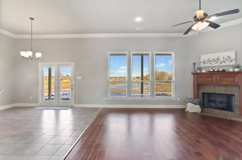 39090 Candlewood Ave, Gonzales, LA 70737
